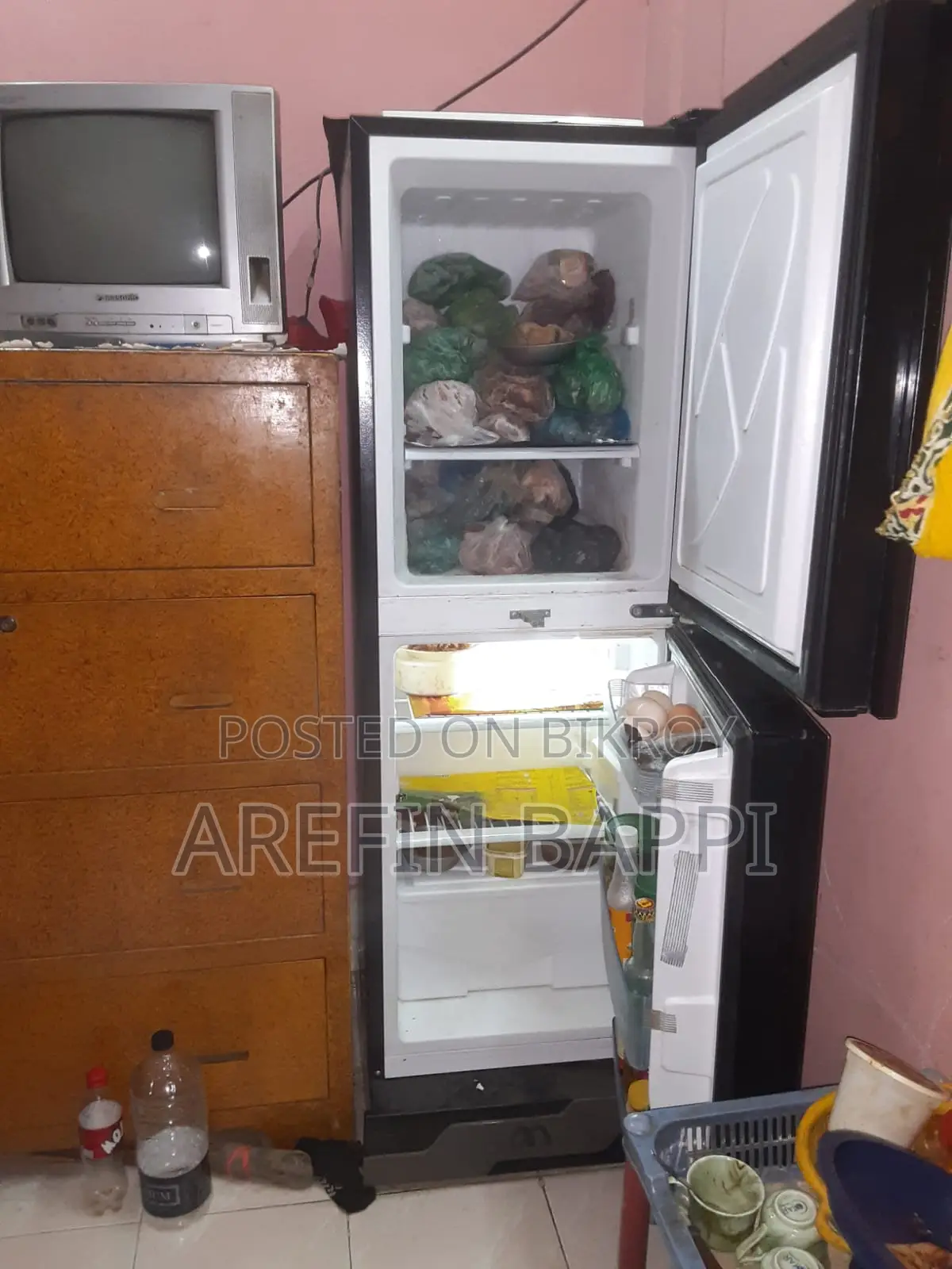 একটি ২৮৬ লিটারের ফ্রিজ বিক্রি হবে।