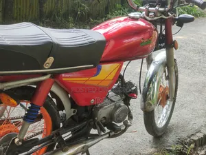Honda CB 2006 Red