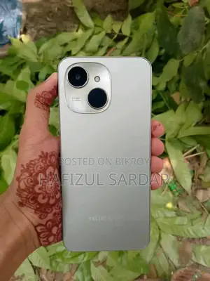 টেকনো স্পার্ক ৪০ ১২৮ জিবি হোয়াইট