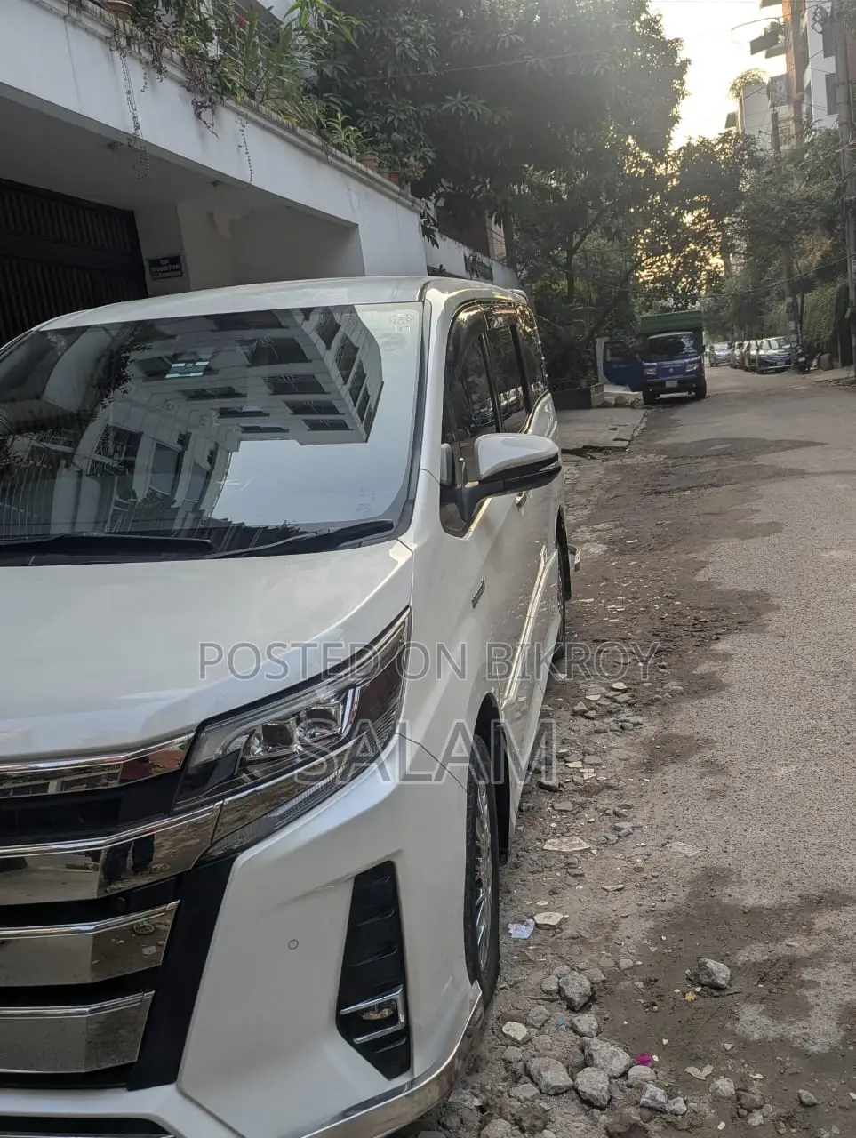 Toyota Noah 1.8 Front-Wheel Drive Hybrid (7 Seater) 2019 Pearl