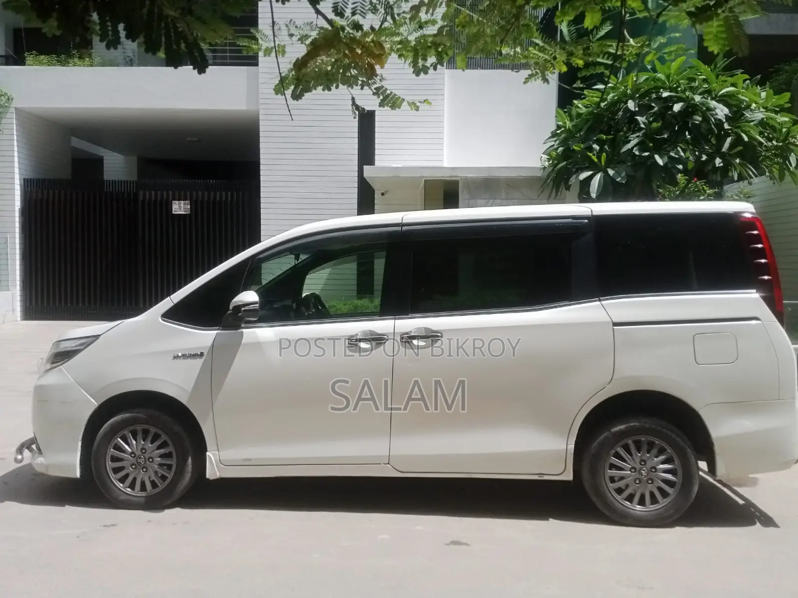 Toyota Noah 1.8 Front-Wheel Drive Hybrid (7 Seater) 2019 Pearl