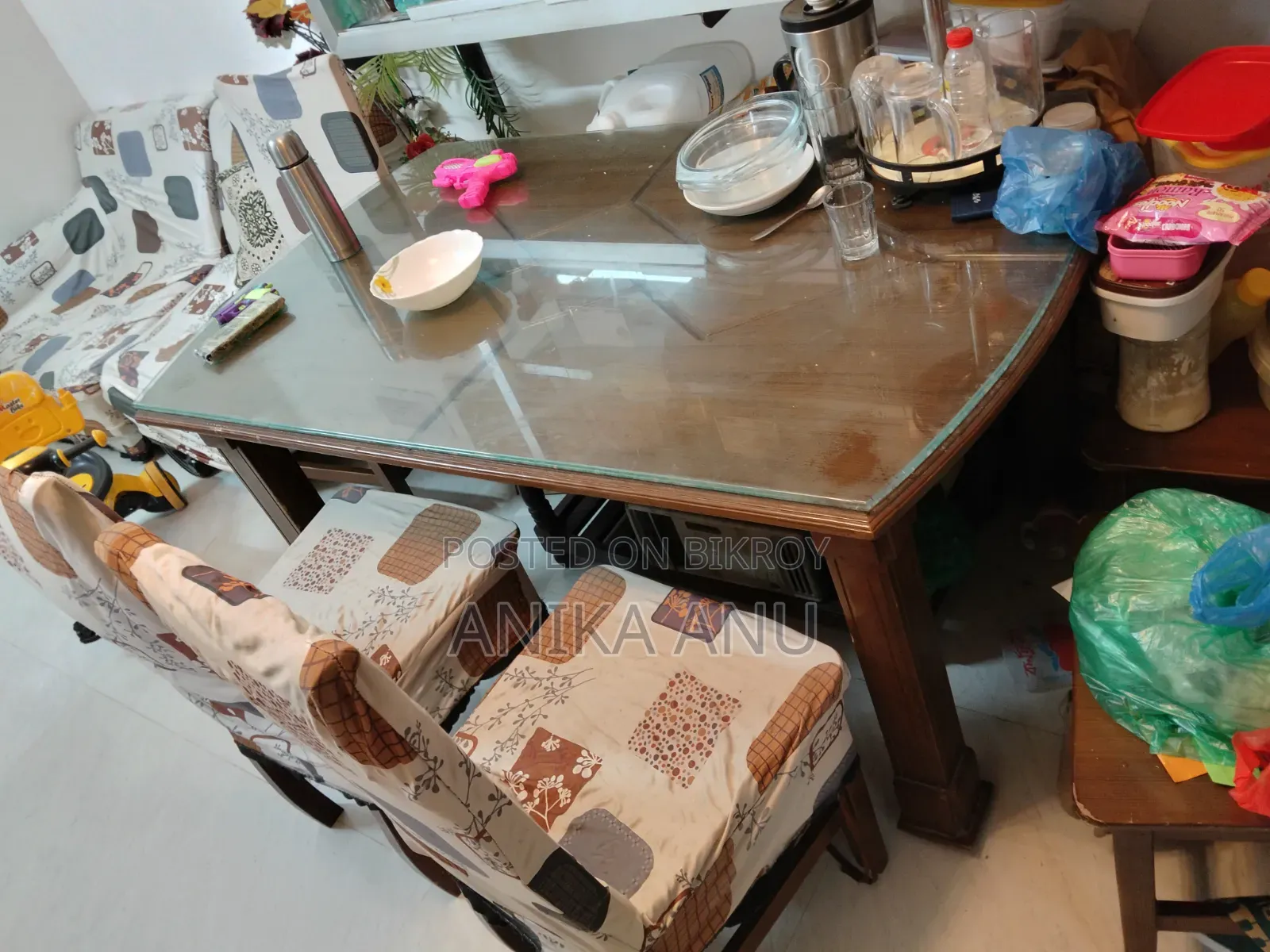 Urgent Dining Set Sale (6 Chairs)