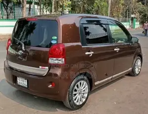 Toyota Porte 1.5 FWD 2015 Brown