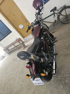 রয়্যাল এনফিল্ড মিটিওর ৩৫০ ২০২৫ রেড