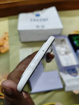 টেকনো পোভা ৫জি ১২৮ জিবি হোয়াইট