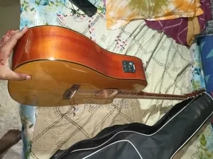 Tyma Acoustic Electric Guitar (Fishman Pickup)