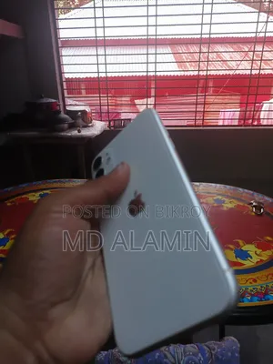Apple iPhone 11 64 GB Silver
