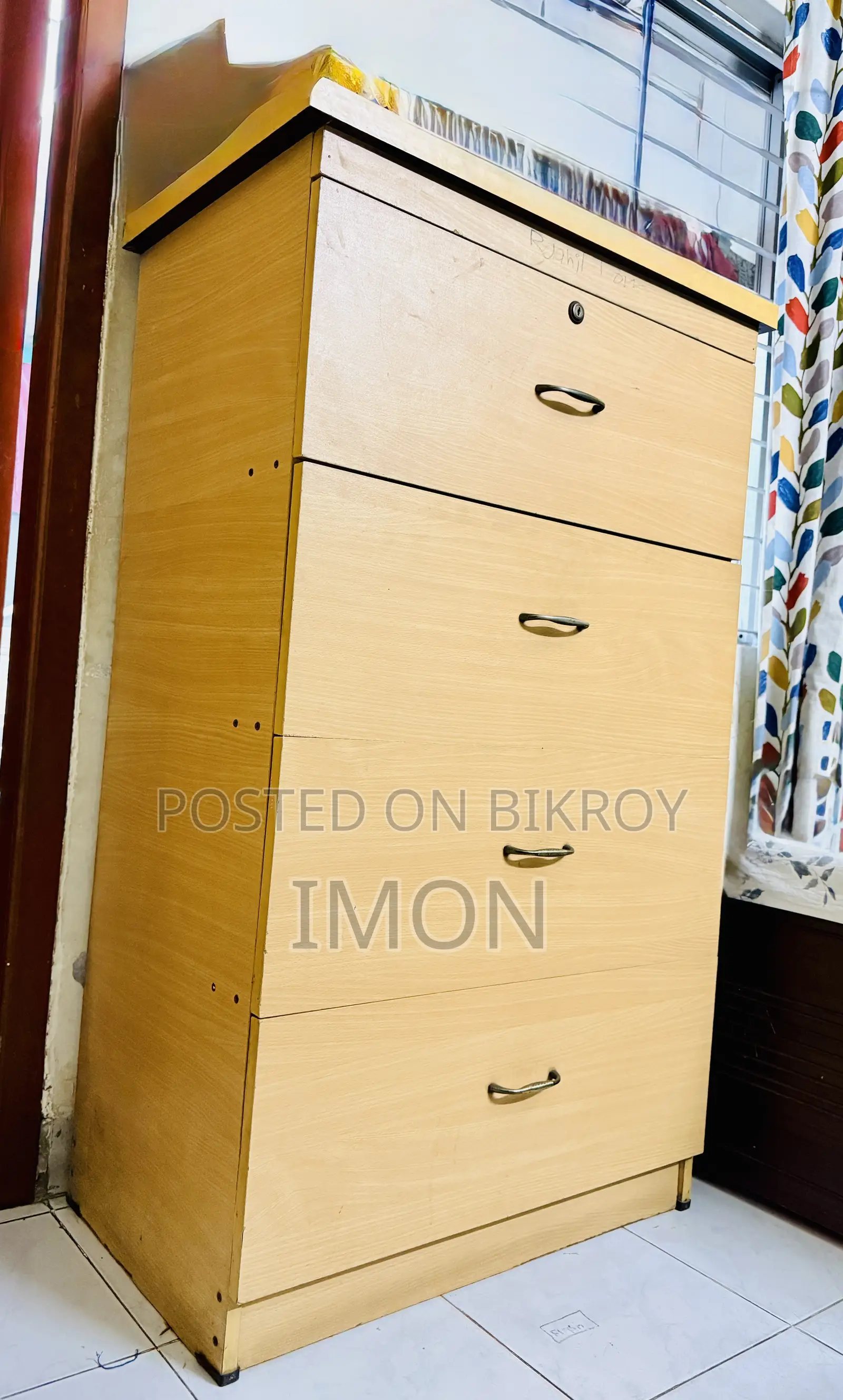 A Wardrobe / Drawer Cabinet