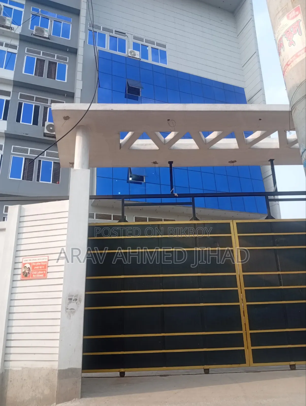 Decoration for sale and shop for rent