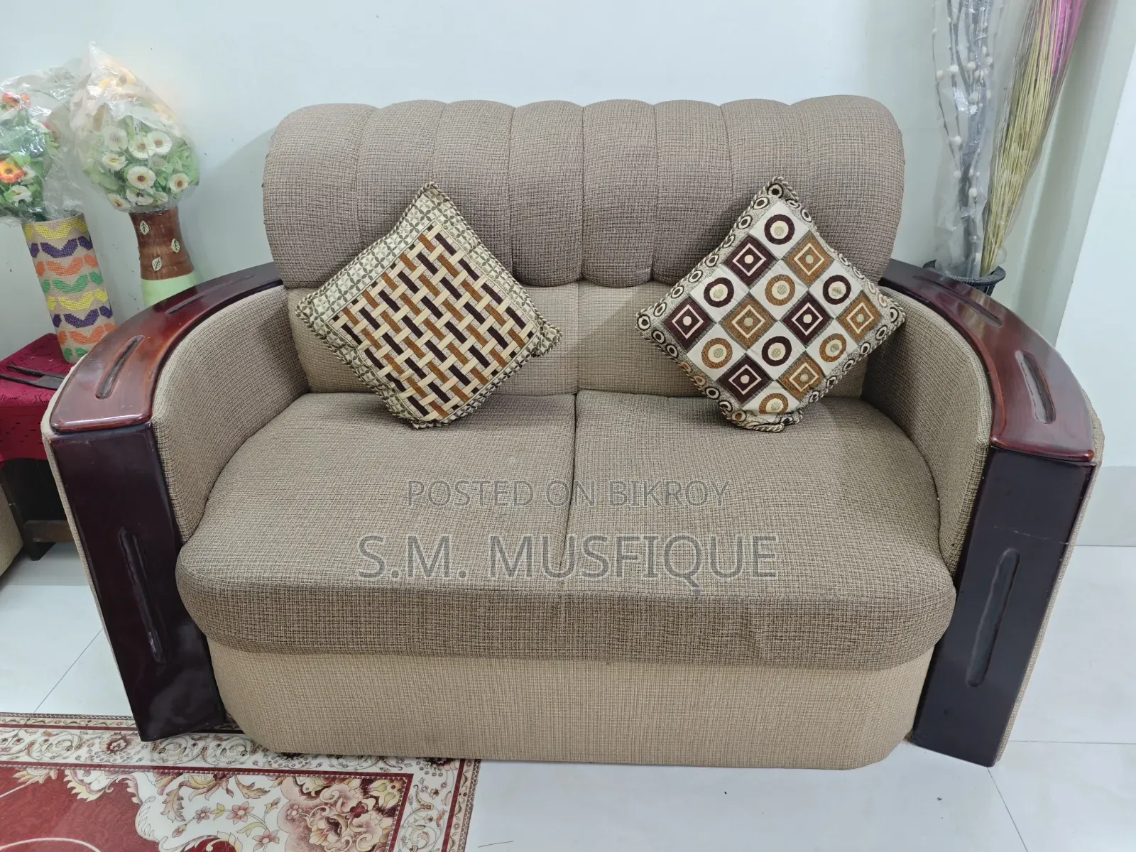 Exclusive Sofa Set