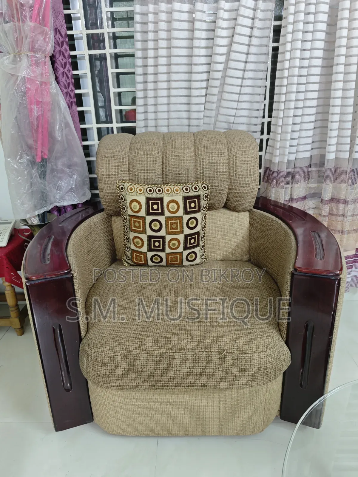 Exclusive Sofa Set