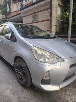 টয়োটা অ্যাকুয়া ২০১৩ সিলভার