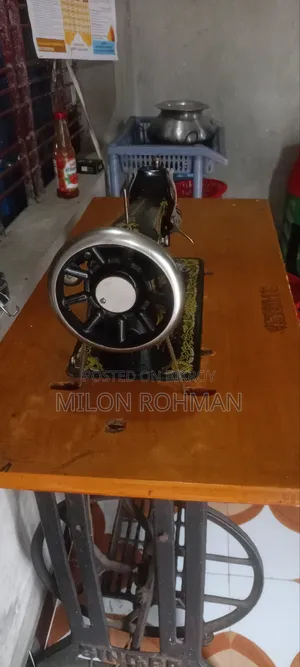 Sewing machine is brand new, never used after purchase, full fresh