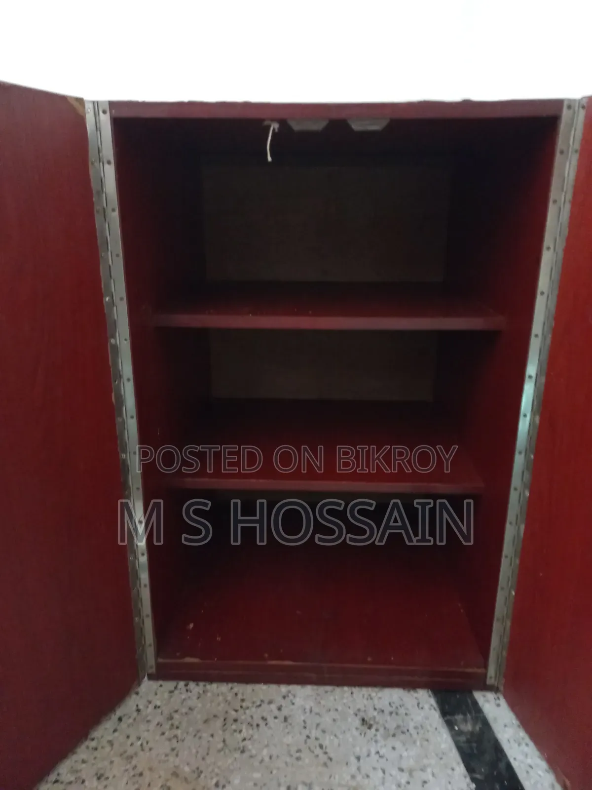Clothes storage box