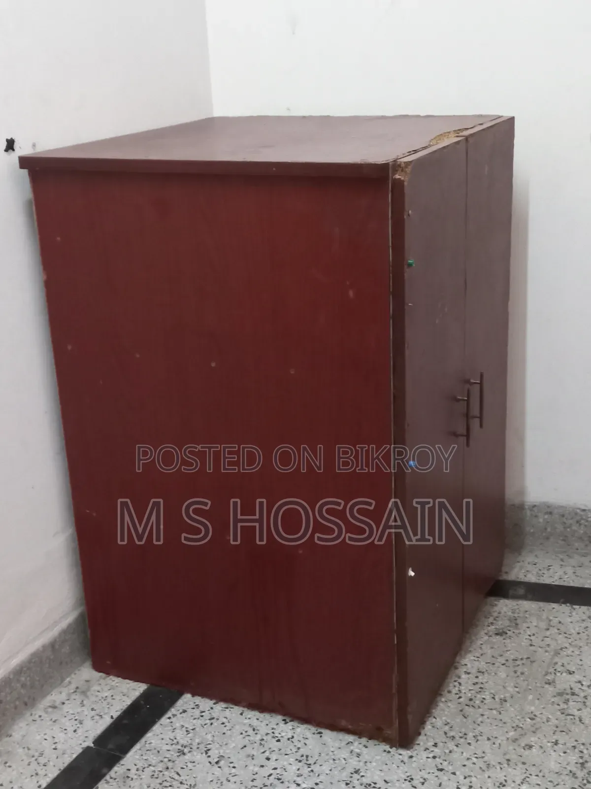 Clothes storage box