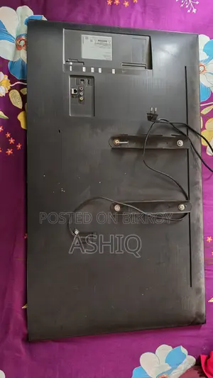 Samsung 43” Smart TV (UA43TU8000R) – Panel Broken.