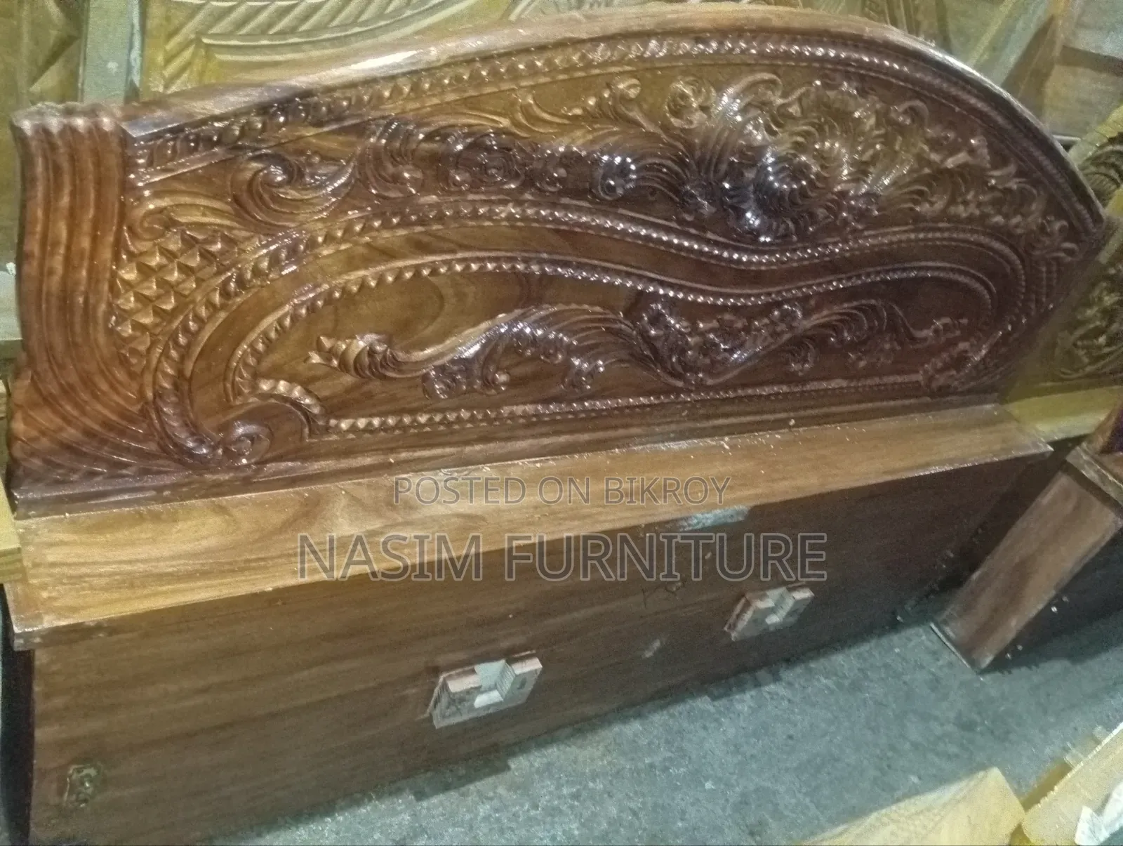 Old Akashmoni wood bed