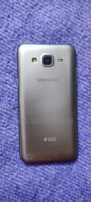 Samsung Galaxy J5 8 GB Gold