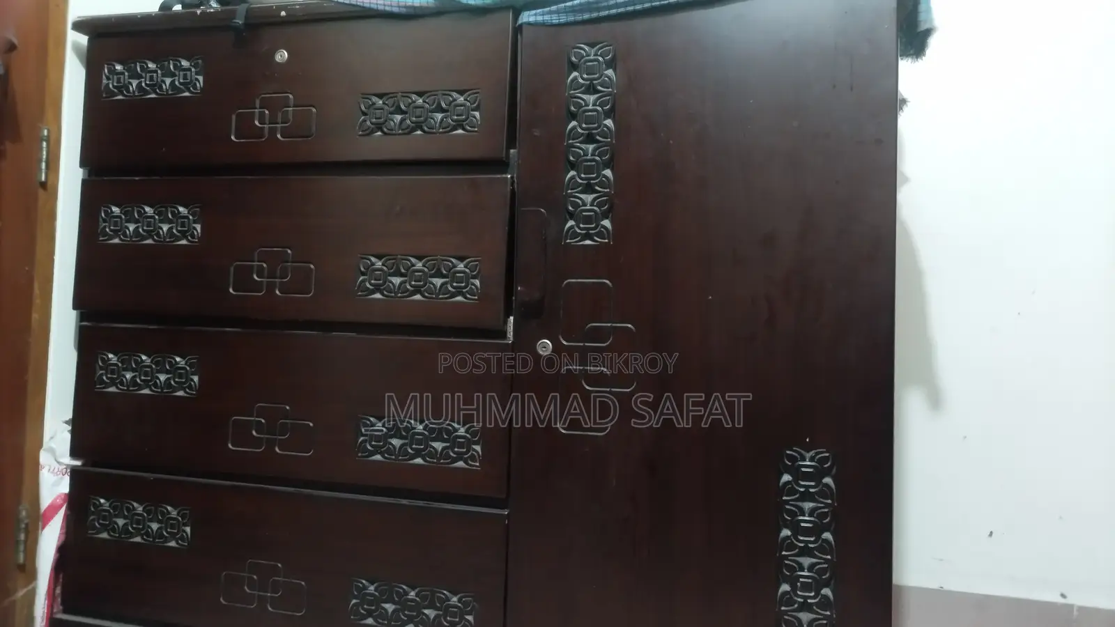 গৃহস্থালির আসবাবপত্র