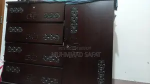 গৃহস্থালির আসবাবপত্র