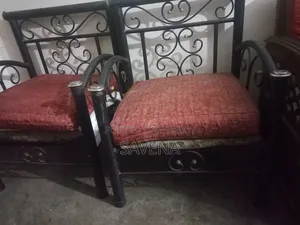 Urgent sofa set for sale.