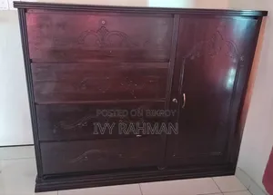 অরিজিনাল সেগুন কাঠের আলমারি বিক্রির জন্য
