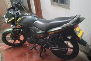 ইয়ামাহা ২০২৩ কালো