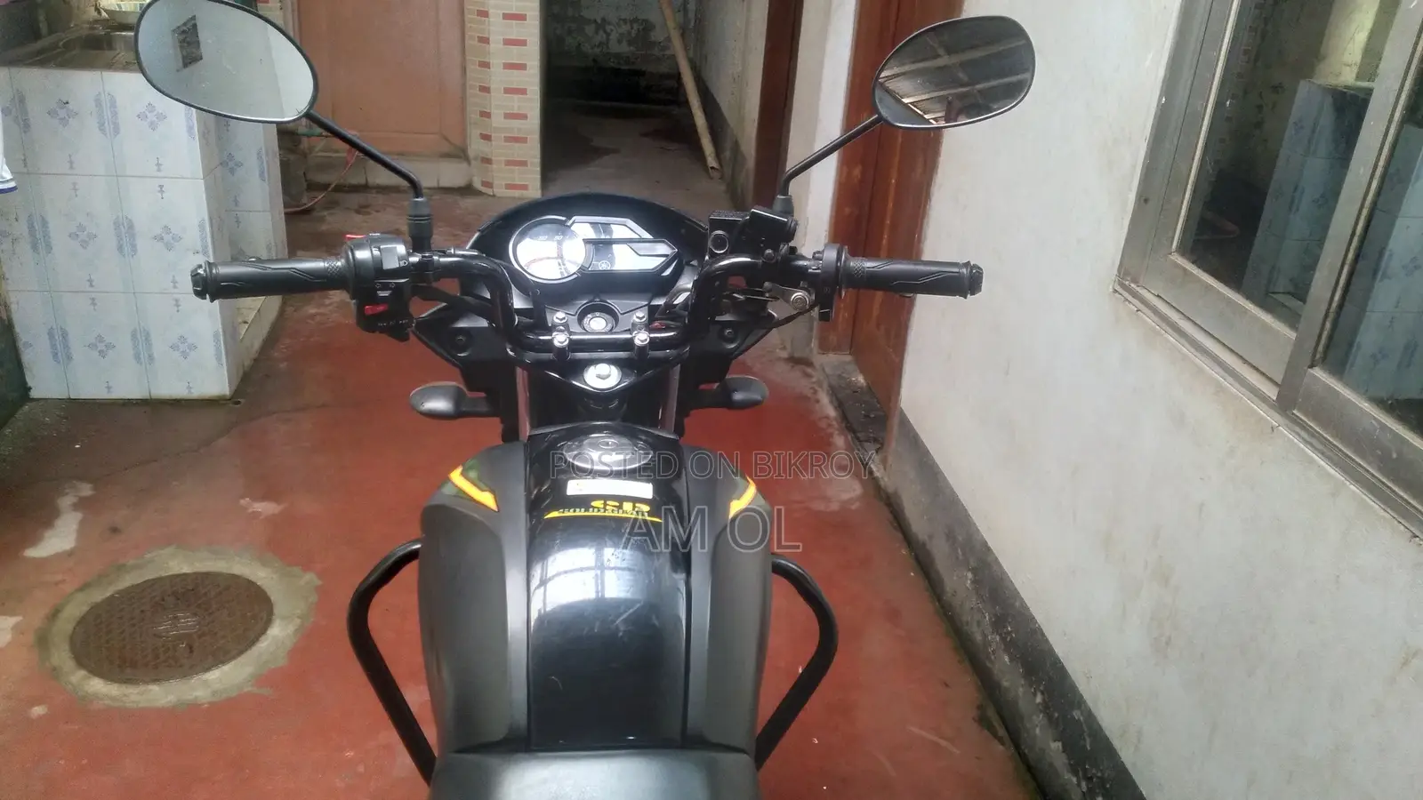 ইয়ামাহা ২০২৩ কালো