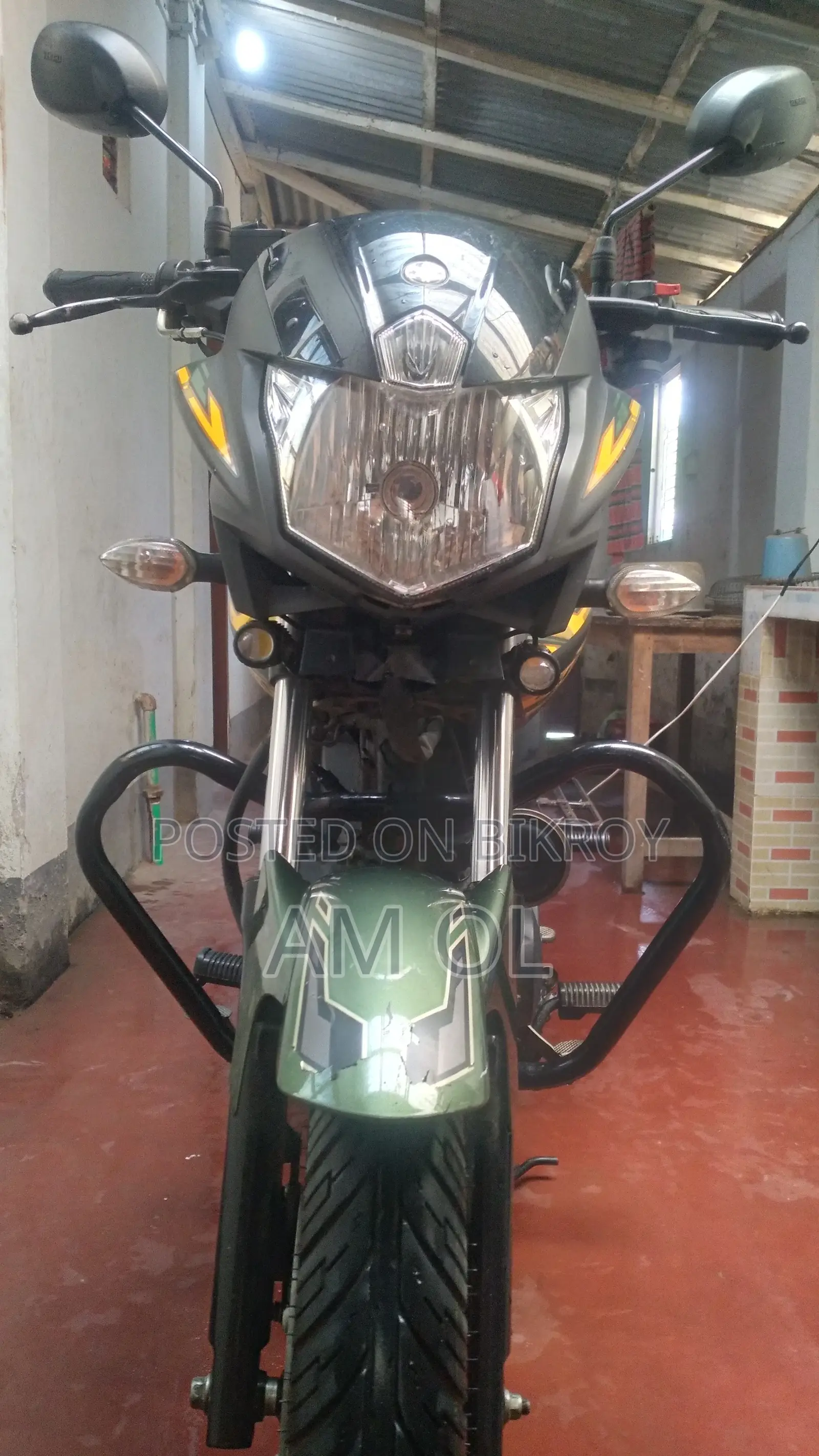 ইয়ামাহা ২০২৩ কালো