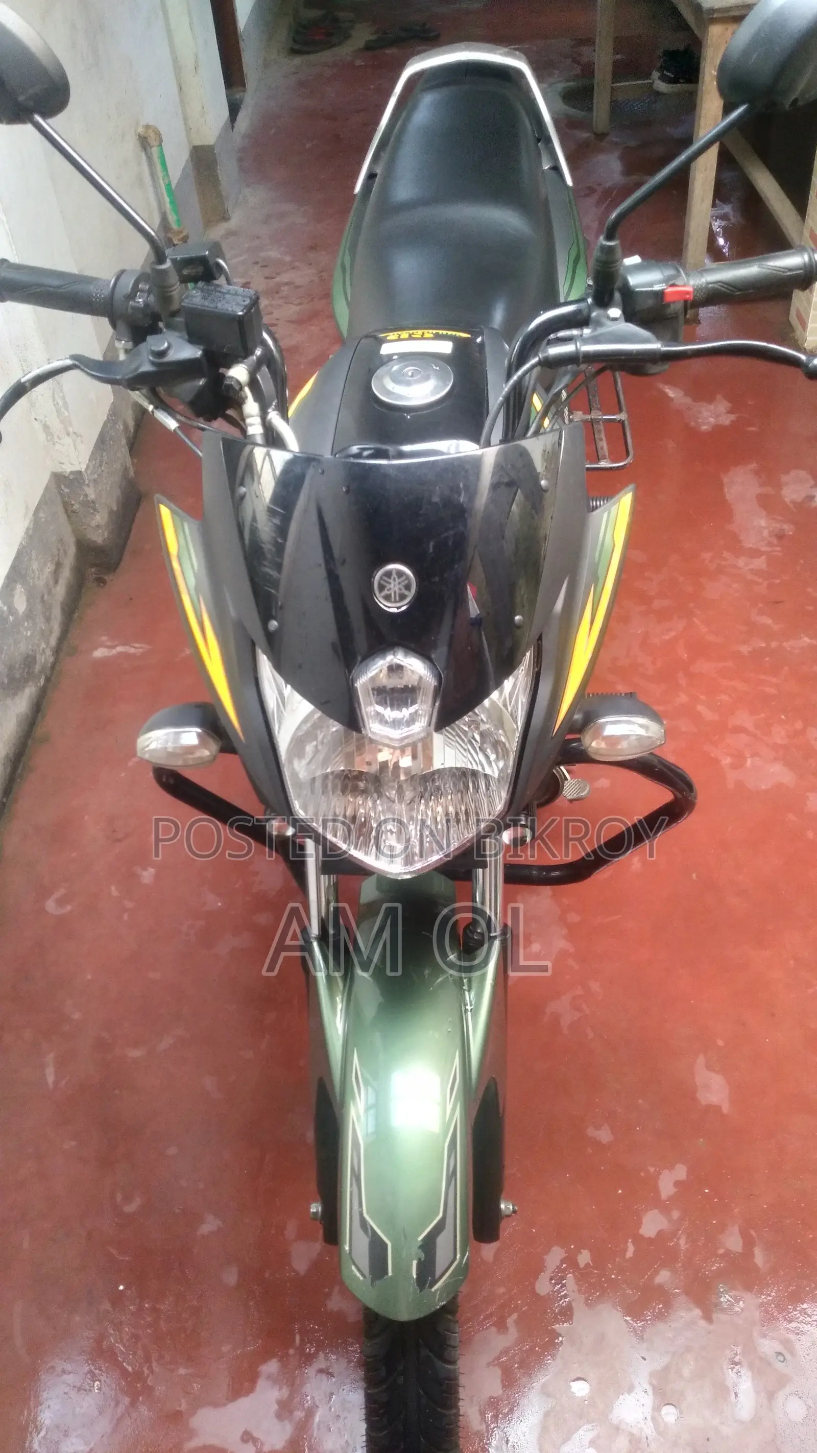 ইয়ামাহা ২০২৩ কালো