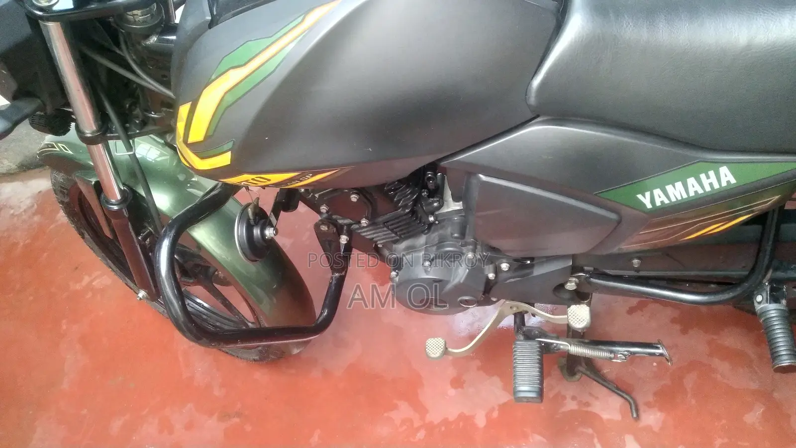 ইয়ামাহা ২০২৩ কালো