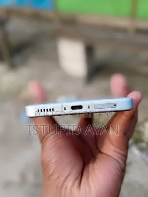 New iQOO 11 256 GB White