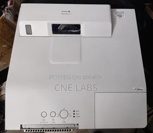 Hitachi Cp-Ax2503 Ust Projector