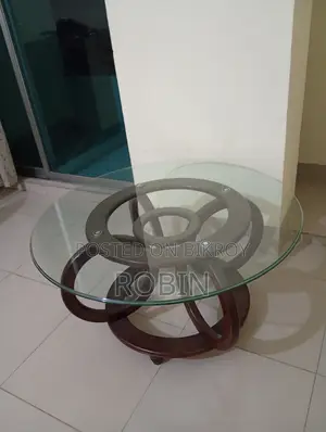সেন্টার টেবিল