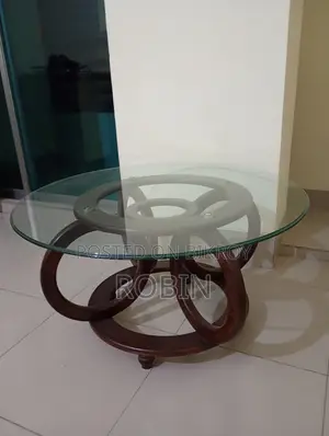 সেন্টার টেবিল
