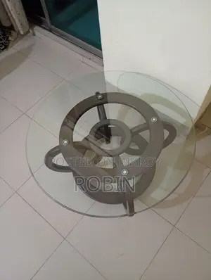 সেন্টার টেবিল