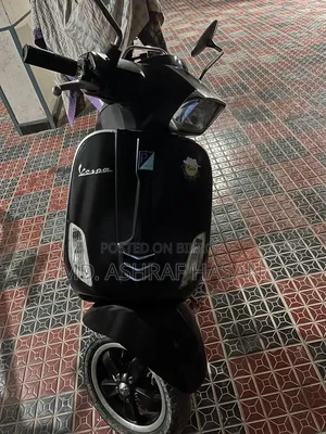 ভেসপা ১২৫ ২০২০ ব্ল্যাক