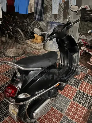 ভেসপা ১২৫ ২০২০ ব্ল্যাক