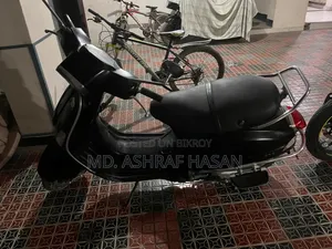 ভেসপা ১২৫ ২০২০ ব্ল্যাক