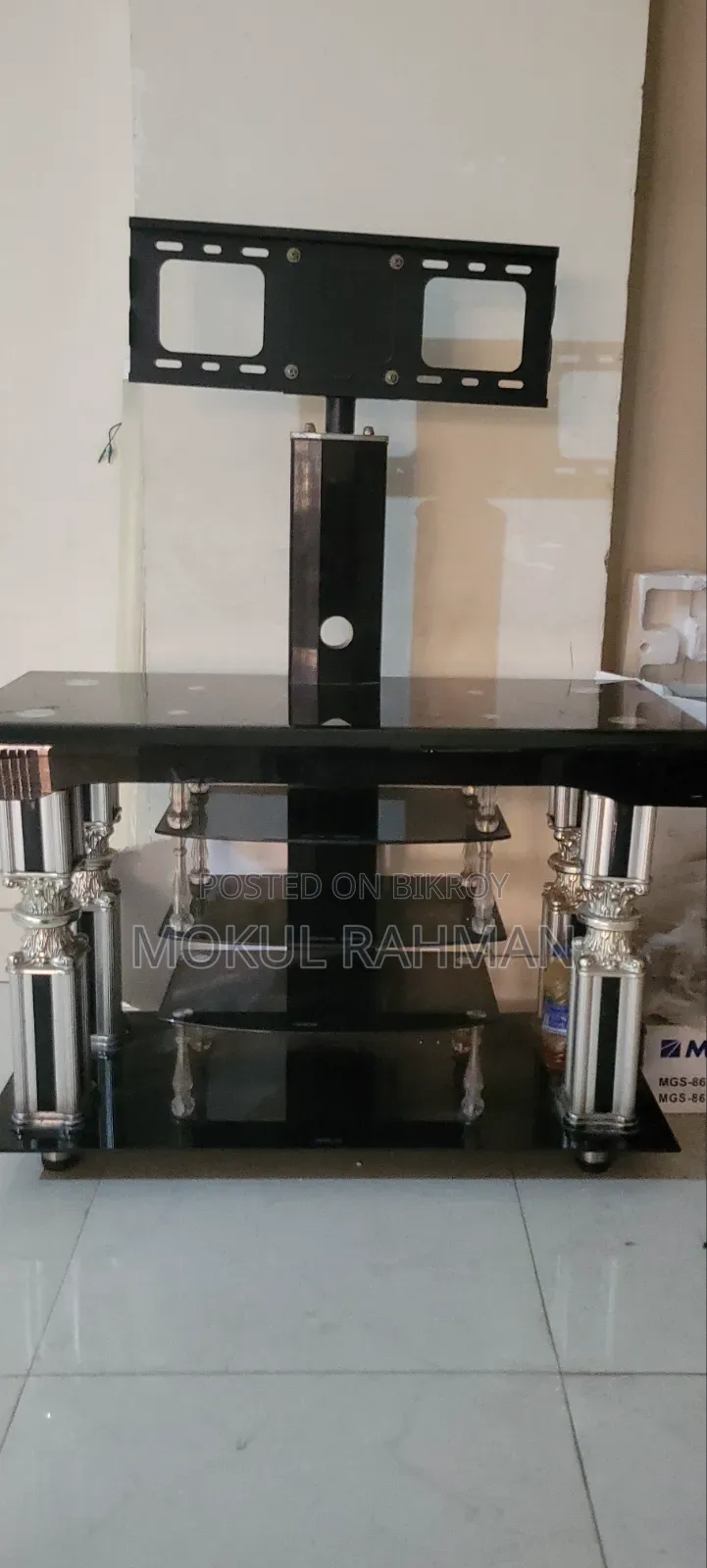 TV Stand / TV Trolley