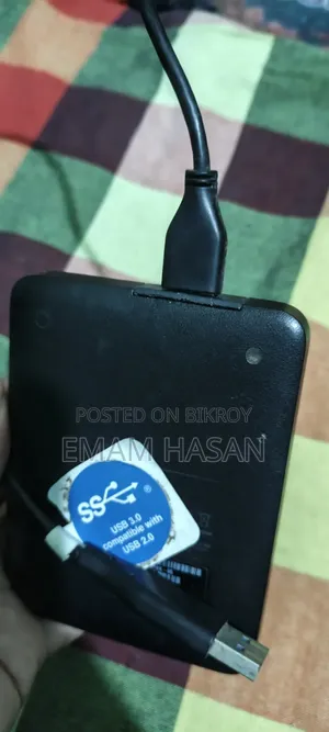 Wd Elements ব্র্যান্ডের পোর্টেবল এক্সটারনাল হার্ড ড্রাইভ।