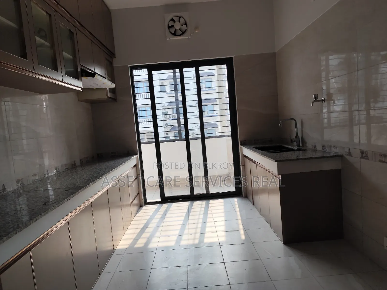 4-bedroom Apartment in Navana, Gulshan for Rent