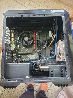 Desktop Computer 8GB AMD Ryzen 3 HDD+SSD 640GB