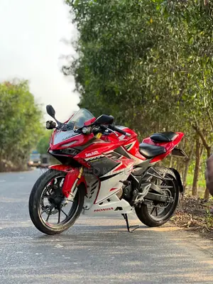 Honda CBR 2021 Red