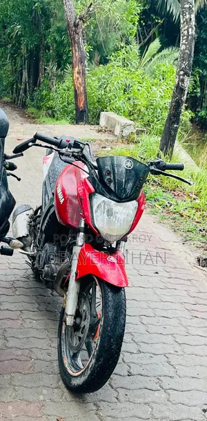 Yamaha FZ 2022 Red
