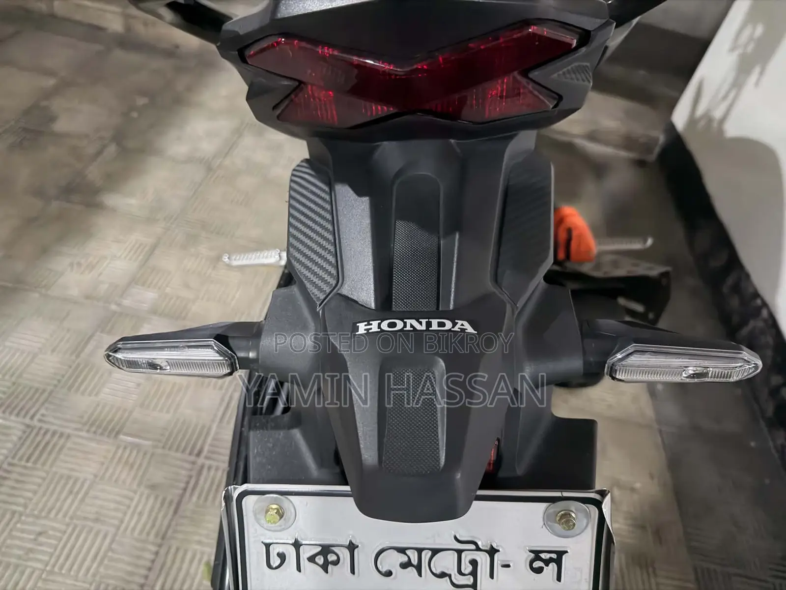 Honda Hornet 2024 Gray