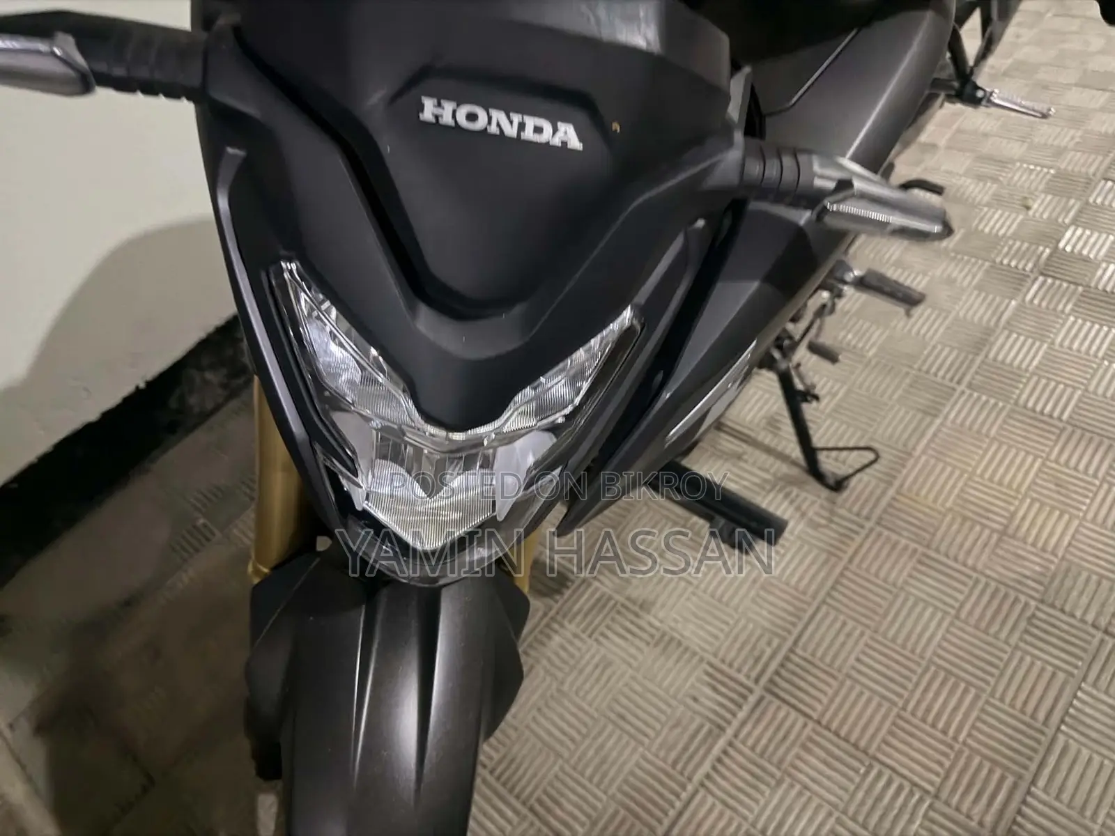 Honda Hornet 2024 Gray