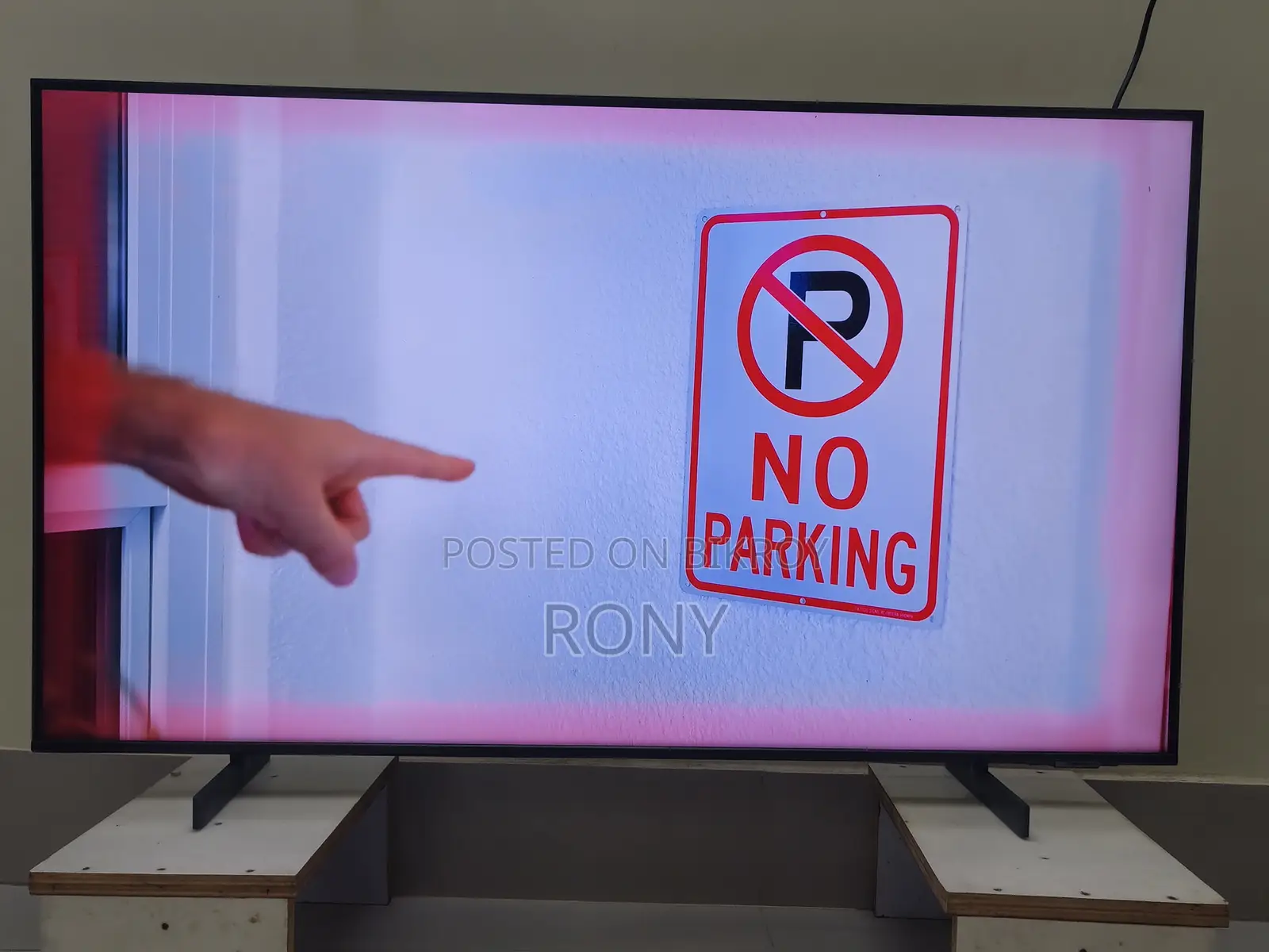 Samsung 50" Super Crystal UHD TV