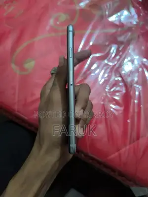Apple iPhone 6 64 GB White