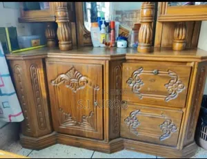 ড্রেসিং টেবিল
